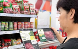 Đa dạng giá quà Tết ngoại nhập, cao cấp đến bình dân đều có