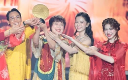 Hòa Minzy khóc, phim 'Mưa đỏ' thắng lớn tại giải Tinh hoa Việt