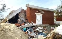 Nguyên nhân loạt biệt thự ven biển bị đổ sập, hư hỏng trong bão Bualoi