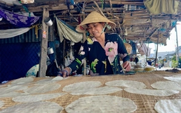 Làng nghề bánh phồng trăm năm ở An Giang nhộn nhịp vào mùa Tết