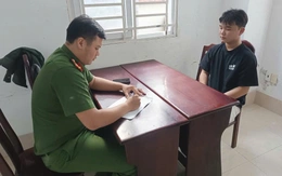 Bắt thanh niên cầm dao đe dọa chủ tiệm cầm đồ kêu chuyển tiền