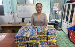 Công an xã Đông Thạnh, TP.HCM bắt người phụ nữ bán 67kg pháo nổ