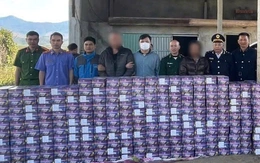 Bắt xe bán tải chở hơn 2 tấn pháo lậu ở xã biên giới giáp Lào