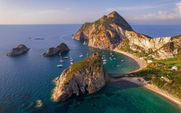 Khám phá hòn đảo thiên đường ‘không dấu chân người’ ở Italy