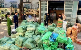 Gần 4 tấn xúc xích, chả mực, tôm hùm... không rõ nguồn gốc chuẩn bị bán ra thị trường