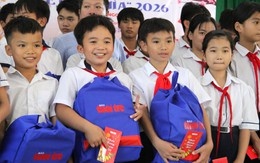 Bạn đọc Tuổi Trẻ đưa tết sớm đến học sinh vùng lũ Ninh Thuận cũ