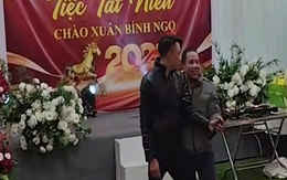 Khách lên giật mic vì thấy chàng trai hát hay tưởng là hát nhép