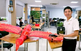 Sinh viên làm rồng phượng bay trong đêm giao thừa ở Đồng Nai