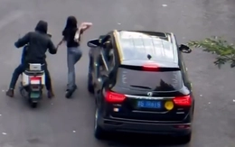 Nữ tài xế thông minh hay tên cướp ngốc nghếch?