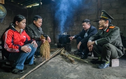 Những bao gạo đến vùng biên, Tết ấm hơn với học sinh nghèo