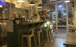 Quán cà phê 'lạ' ở TP.HCM: Nhà vệ sinh không có vòi nước và giấy, buôn bán như đuổi khách?