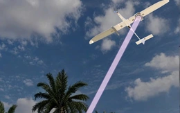 Drone sắp 'bay mãi không cần hạ cánh' nhờ sạc pin bằng tia laser
