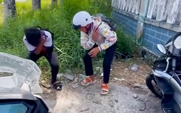 Đi xe đạp điện không mũ bảo hiểm bị công an bắt… 'thụt dầu'