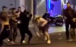 Video du khách nước ngoài bị nhóm người tấn công ở Nha Trang, công an vào cuộc xác minh