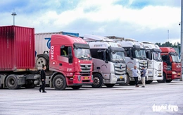 Hơn 1.300 phương tiện chở nông sản, thực phẩm kẹt tại cửa khẩu