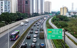 Xe ùn ùn dồn về cửa ngõ Hà Nội trong ngày cuối nghỉ Tết dương lịch