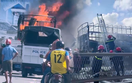 Video xe tải cháy ngùn ngụt trên quốc lộ 1, hàng hóa bị thiêu rụi