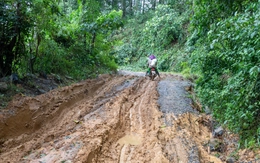 Quảng Trị ra hạn chót để doanh nghiệp điện gió nộp tiền 'giải cứu' tuyến đường ngập ngụa bùn