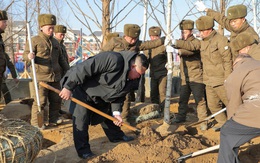 Ông Kim Jong Un thăm công trình tưởng niệm binh sĩ thiệt mạng trong chiến sự Ukraine