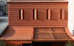 Ngôi nhà đa thế hệ ở Việt Nam vào top 5 nhà đẹp nhất tháng 12-2025 của tạp chí kiến trúc Anh