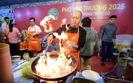 Đỏ lửa trong sớm rét mướt, phở nóng sẵn sàng cho trẻ em Hòa Thịnh