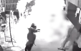 Video tưới xăng phóng hỏa do mâu thuẫn tình cảm làm 2 người thiệt mạng