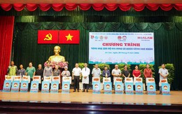Khu Y tế kỹ thuật cao TP.HCM trao quà cho gia đình khó khăn phường An Lạc