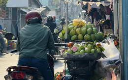 Mỗi ngày chi tiêu 100 ngàn đồng, hôm nay ăn thịt thì ngày mai ăn đậu hũ