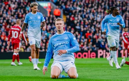 Man City thắng đậm 10 người Liverpool, tiếp tục toàn thắng ở Premier League
