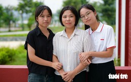'Rất thương khi con hỏi mẹ đủ tiền nuôi con học không, cám ơn đã giúp tôi thêm'