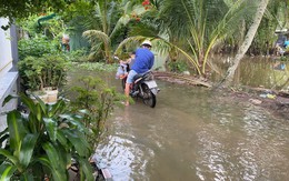 Người dân phản ánh đường hư hỏng, ngập nước đi lại khó khăn
