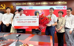 Mua vé số 20.000 đồng, một phụ nữ 9X trúng gần 200 tỉ đồng