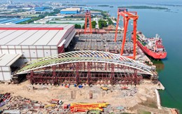 Cấm luồng sông Sài Gòn nhiều khung giờ để hợp long cầu đi bộ 1.000 tỉ đồng