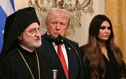 Ông Trump lên tiếng về quyết định từ chức của nữ đại sứ Mỹ tại Hy Lạp, người từng đính hôn với con trai ông