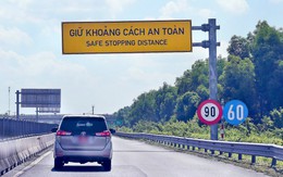 Lắp đặt biển báo, vạch kẻ xác định khoảng cách an toàn trên cao tốc từ Khánh Hòa đến Quảng Ngãi