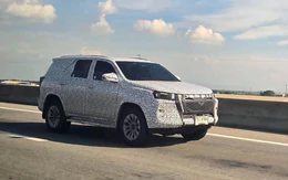 Toyota Fortuner thế hệ mới tiếp tục chạy thử: Lộ diện thiết kế đầu xe không che