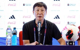 HLV Kim Sang Sik: 'Việt Nam chơi không tốt trong hiệp 1 vì thời tiết'