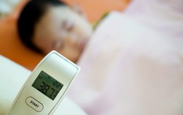 Mùa cao điểm, đừng bỏ sót mũi nhắc viêm não Nhật Bản ở trẻ lớn