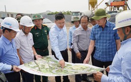 Phó chủ tịch UBND TP.HCM Hoàng Nguyên Dinh yêu cầu thông xe 17km đoạn trên cao vành đai 3 vào tháng 11