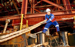 Xuyên đêm chuẩn bị, sẵn sàng hợp long cầu đi bộ nghìn tỉ qua sông Sài Gòn