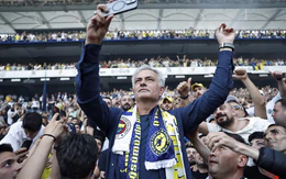 Đình chỉ 147 quan chức bóng đá theo lời 'mách miệng' của HLV Mourinho