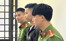 Bắt tài xế taxi say rượu, lái xe tông công nhân thu gom rác giữa khuya