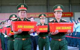 Quân khu 9 vận chuyển hơn 8.000 hài cốt liệt sĩ bằng máy bay quân sự