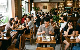 Có nên đem đồ ăn vào quán cà phê?