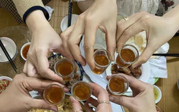 Đề xuất bỏ giấy phép kinh doanh rượu: Có kiểm soát được rượu bán ở tiệm tạp hóa, quán nhậu?