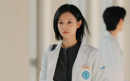 'Doctor X' Kim Ji Won vụt sáng thành sao từ ước mơ K-pop dang dở