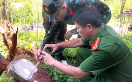 Mẹ làm tấm bia đánh dấu vị trí, con báo tin giúp quy tập hài cốt liệt sĩ