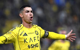 Ronaldo tìm lại niềm vui sau chuỗi ngày sóng gió, tiến gần mốc 1.000 bàn