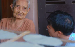 Bùi Công Nam nghẹn ngào hát 'Mẹ thương con' ở Quán nhà Haha