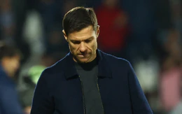HLV Alonso bảo vệ các cầu thủ Chelsea sau trận thua Tottenham